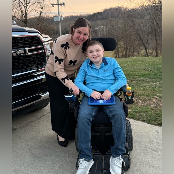 🎀Meet your Posher, ℂ𝕠𝕦𝕣𝕥𝕟𝕖𝕪🎀 - Picture 9 of 12